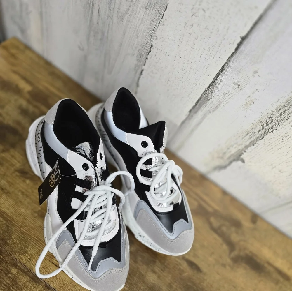 New Golden Road Black and White Chunky Sneakers Womens Size 10